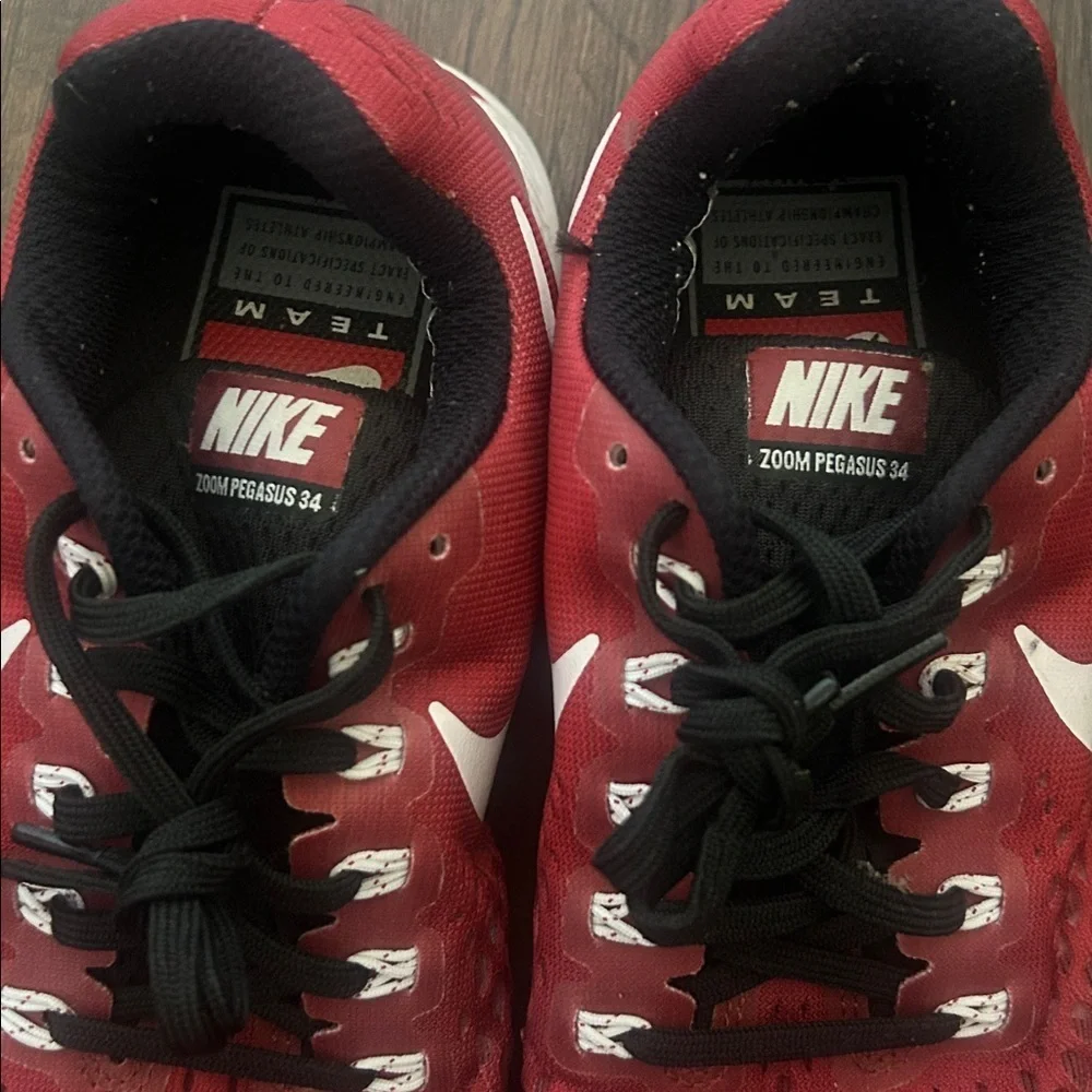 Nike zoom pegasus 34 tb university red/black/white size 6.5 women